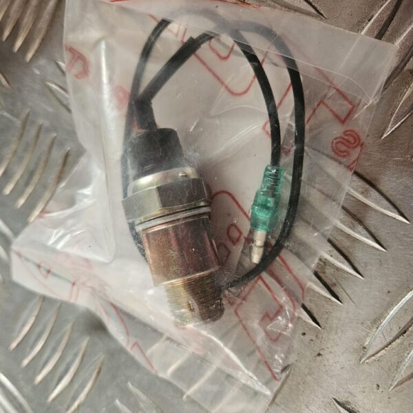 CZUJNIK CIŚNIENIA OLEJU TGB /OIL PRESSURE SENSOR COMP. R/B OEM 925826A